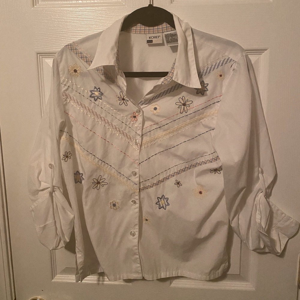 Koret embroidered flowers blouse 💐 M